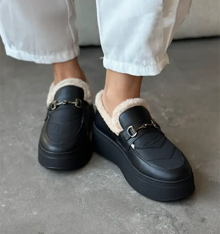 franco banetti Lucie Loafers black in feet