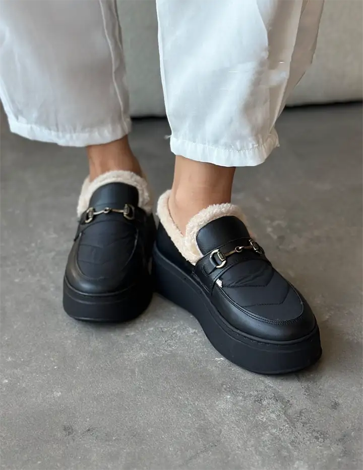 franco banetti Lucie Loafers black in feet