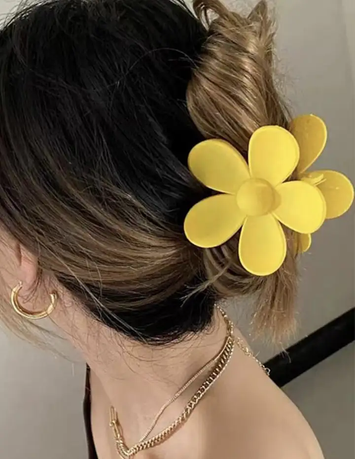 Franco Banetti Flower Clips Yellow